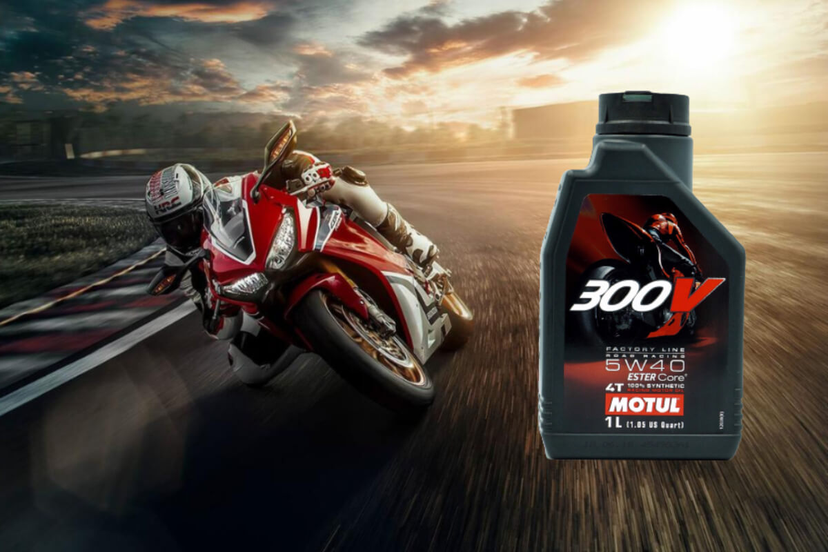 Dầu nhớt xe số đến từ hãng Motul 