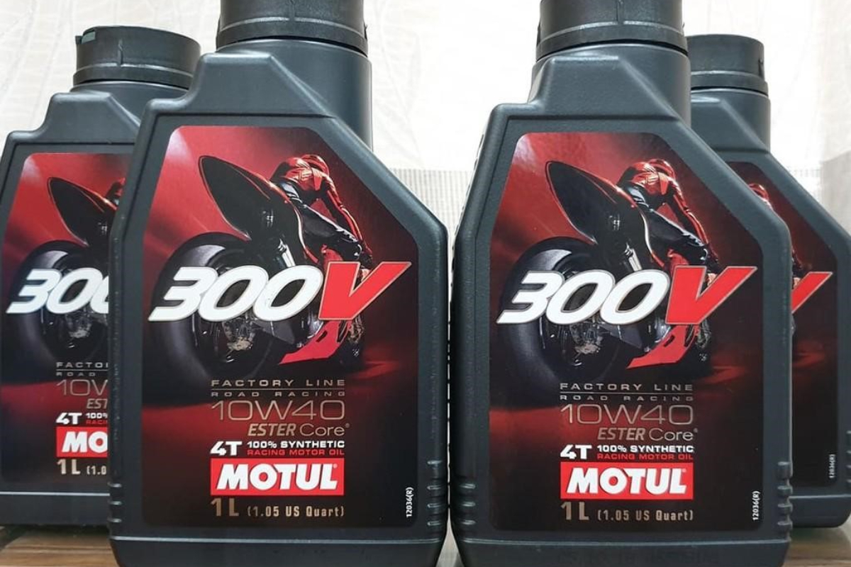 Nhớt Motul 300V