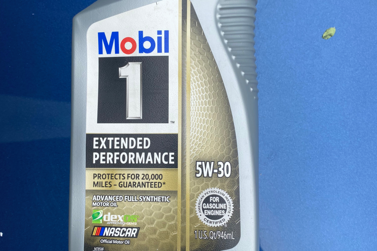 Nhớt Mobil 1 Gold 5W30